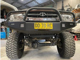 N60 Facelift Bullbar for 1997-2005 Hilux with Black Finish and LED Lights